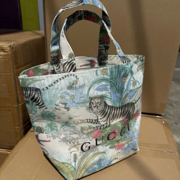 Gucci Tiger Limited Edition Multicolor Canvas Tote Bag NWT - Picture 4 of 4